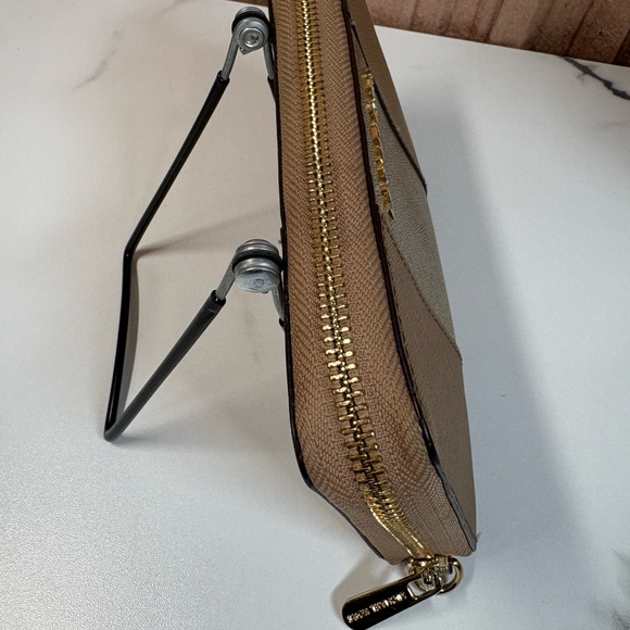 Michael Kors tan and Gold Women's Wallet - Picture 3 of 11